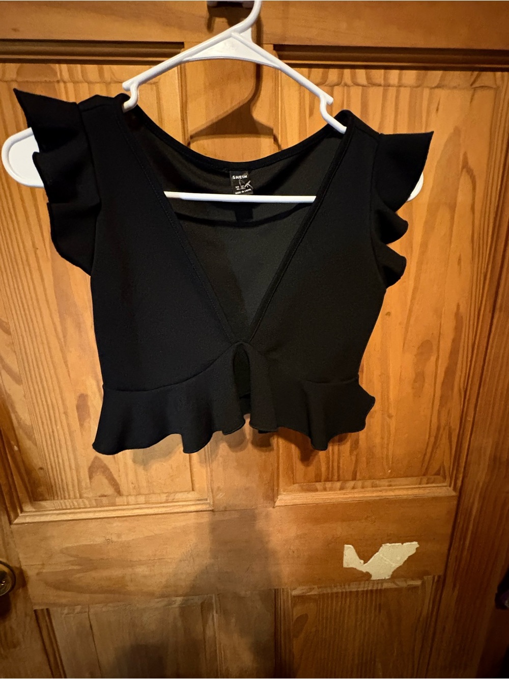 SHEIN Black Ruffle Sleeve Peplum Crop Top